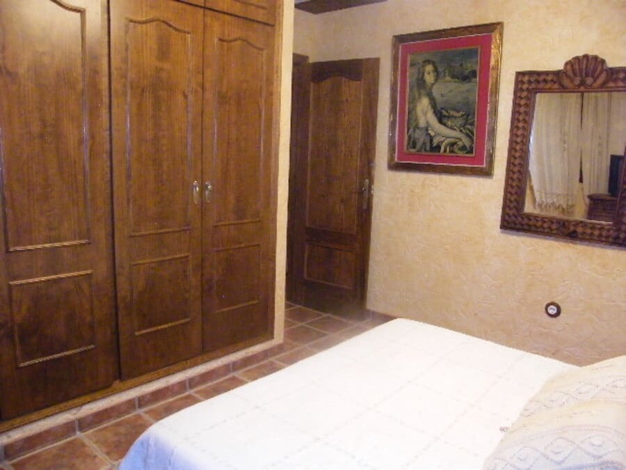6 bedroom Townhouse for sale in Daya Nueva with garage - € 369,000 (Ref: 10110541)