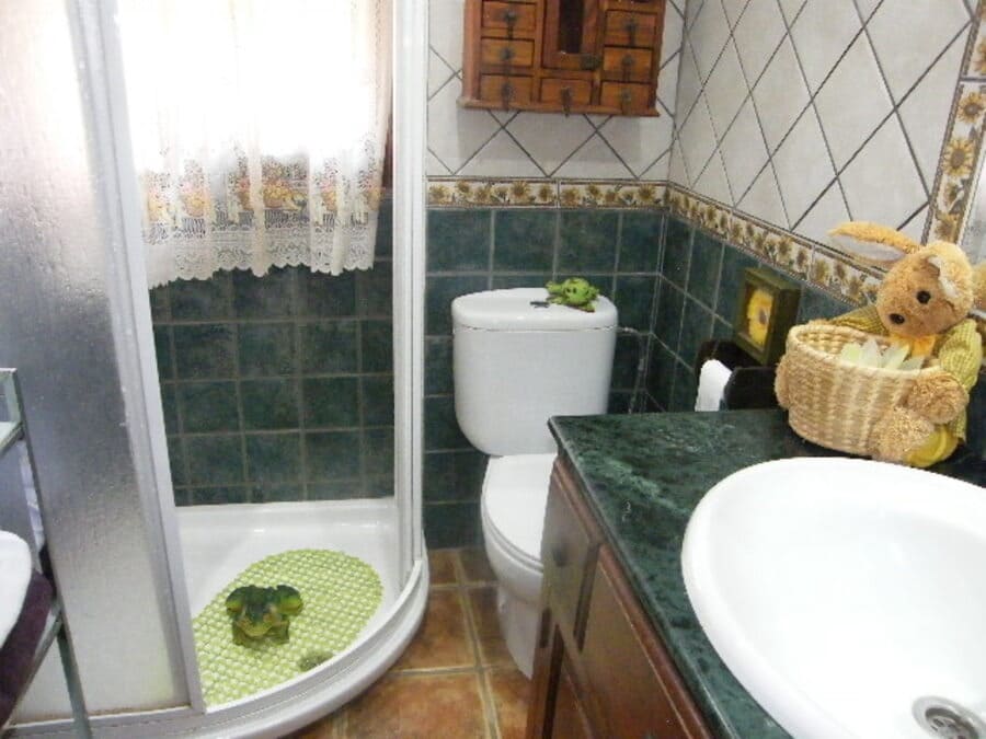 6 bedroom Townhouse for sale in Daya Nueva with garage - € 369,000 (Ref: 10110541)