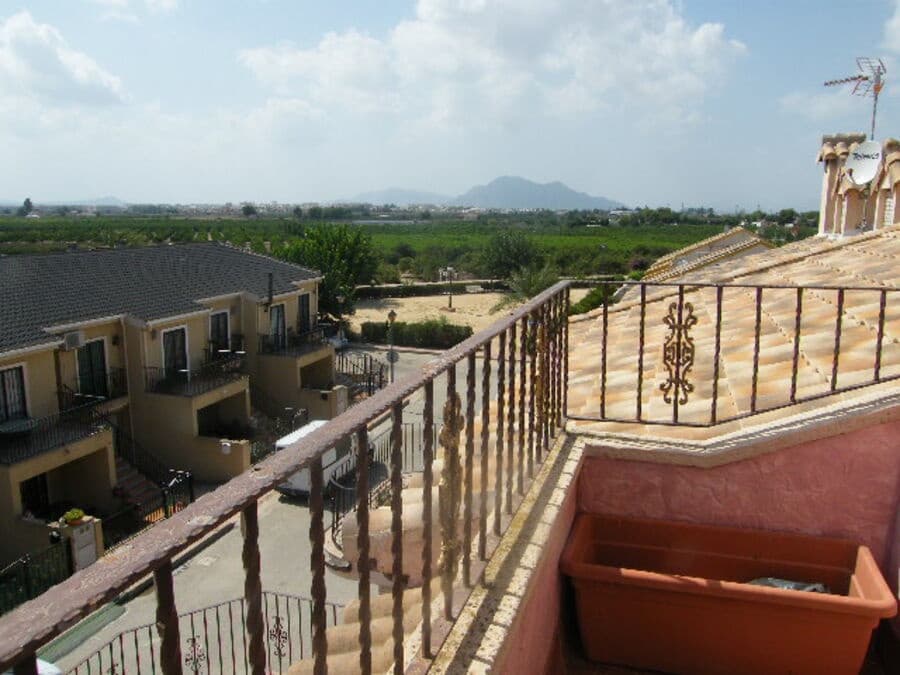 6 bedroom Townhouse for sale in Daya Nueva with garage - € 369,000 (Ref: 10110541)