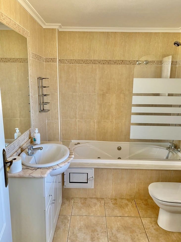 Pareado de 3 habitaciones en Villamartin en venta con piscina garaje - 363.500 € (Ref: 10110557)