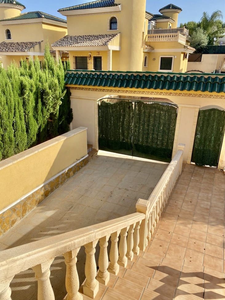 Pareado de 3 habitaciones en Villamartin en venta con piscina garaje - 363.500 € (Ref: 10110557)