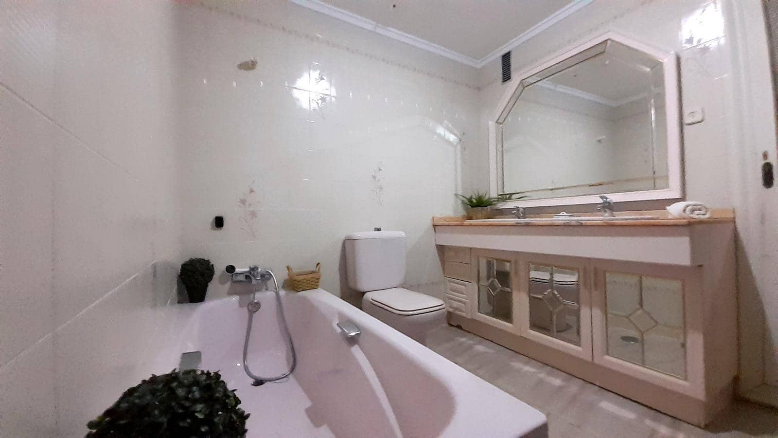 Apartamento de 4 habitaciones en Torrevieja en venta - 285.000 € (Ref: 10110559)