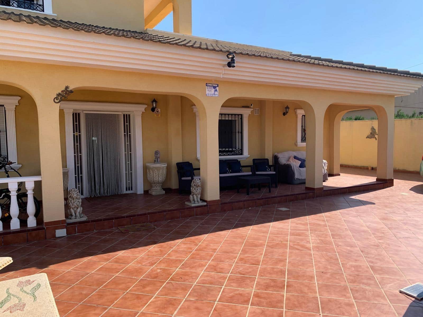 6 quarto Moradia para venda em Torrevieja com piscina garagem - 598 000 € (Ref: 10110566)