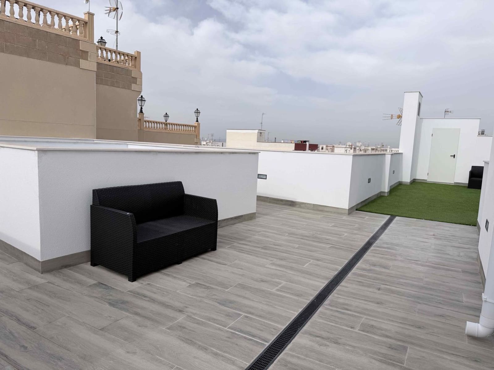 2 slaapkamer Appartement te koop in Torrevieja met zwembad - € 239.000 (Ref: 10110612)