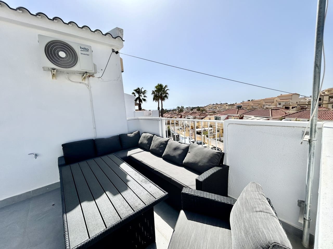 5 bedroom Villa for sale in Villamartin with pool garage - € 459,000 (Ref: 10110689)