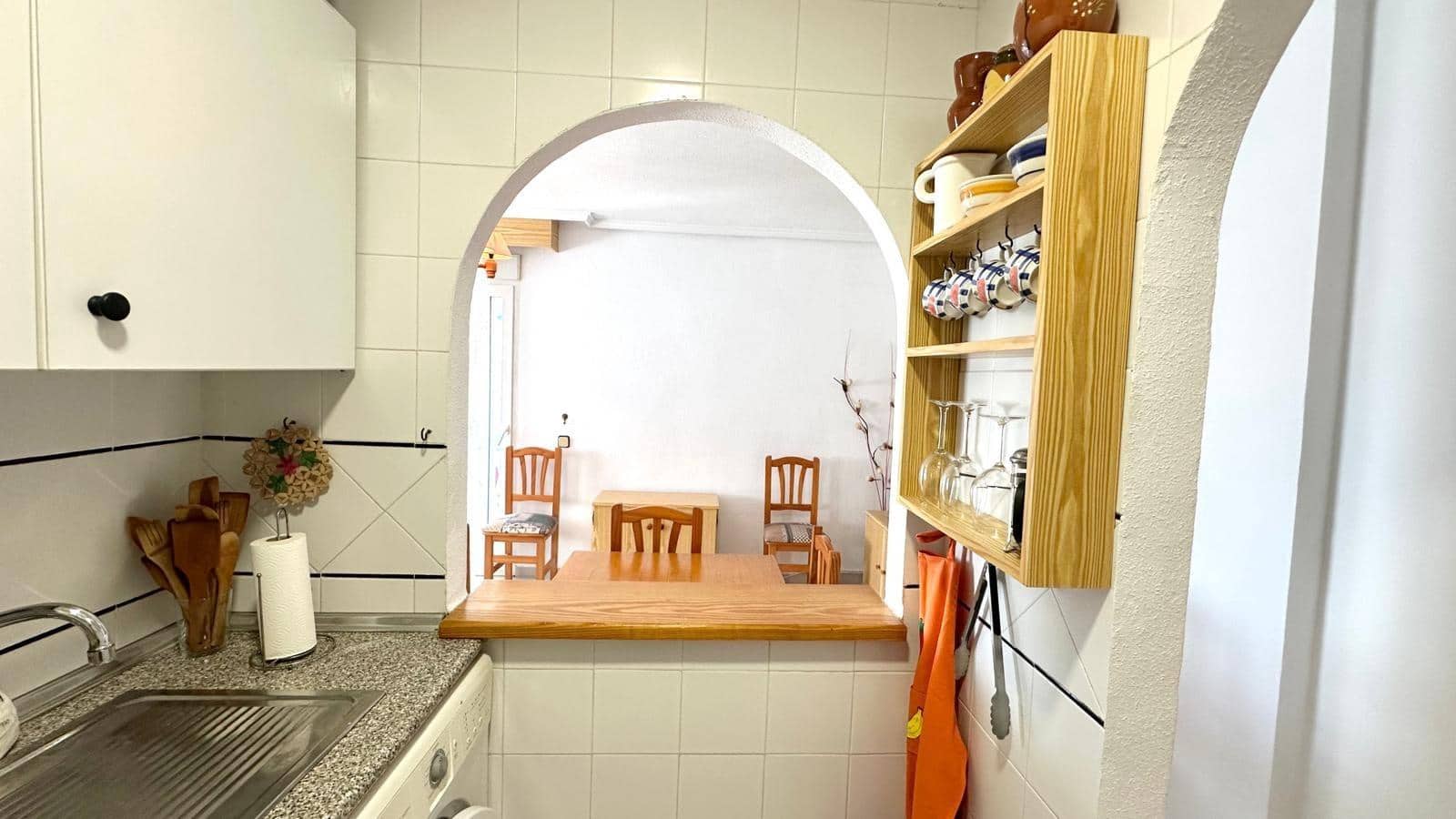 2 soveværelse Lejlighed til salg i Torrevieja med swimmingpool - € 158.000 (Ref: 10110709)
