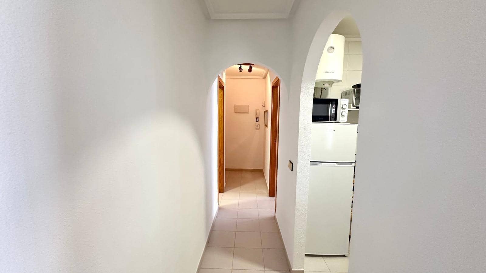 2 soveværelse Lejlighed til salg i Torrevieja med swimmingpool - € 158.000 (Ref: 10110709)