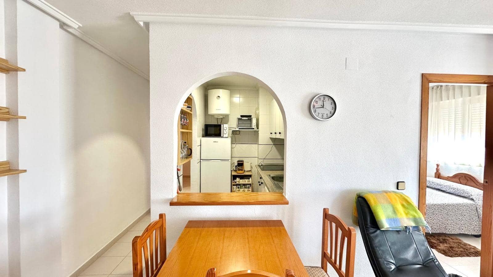 2 soveværelse Lejlighed til salg i Torrevieja med swimmingpool - € 158.000 (Ref: 10110709)