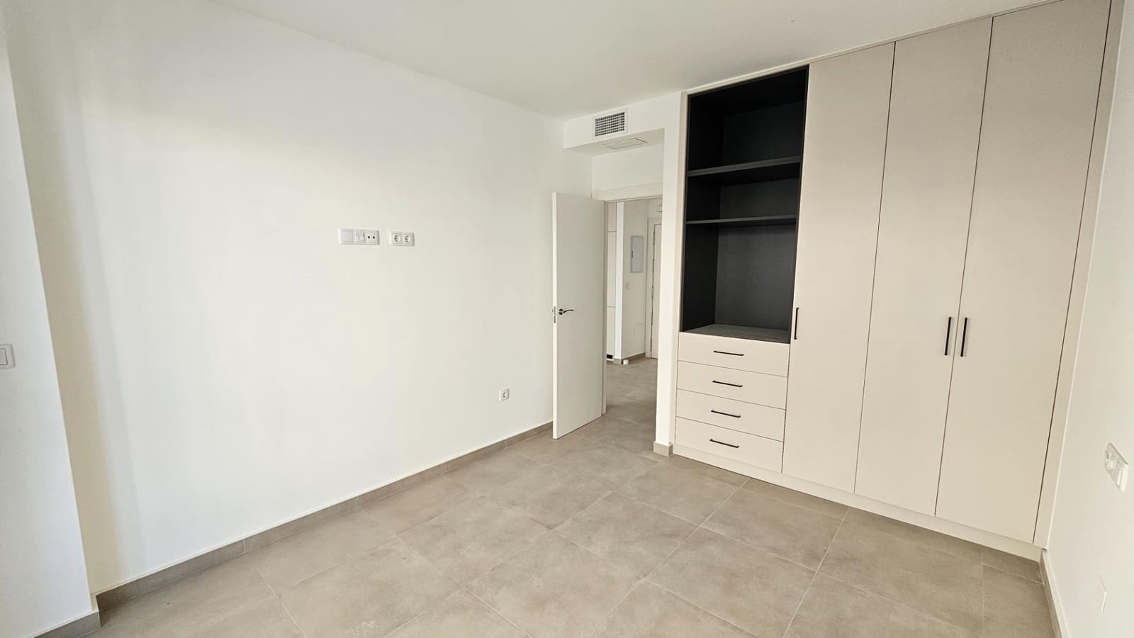 1 soveværelse Lejlighed til salg i Torrevieja med garage - € 255.000 (Ref: 10110722)