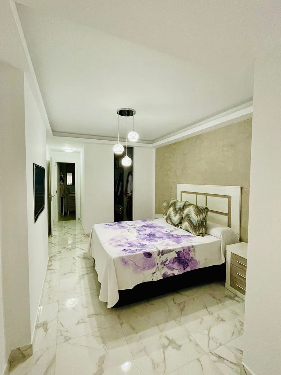 2 bedroom Apartment for sale in Estepona with pool garage - € 379,000 (Ref: 10111293)