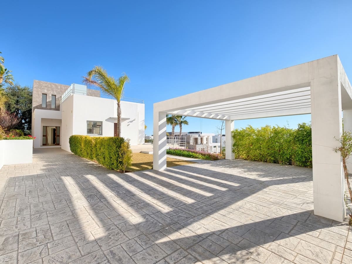 4 quarto Moradia para venda em Benahavis com piscina garagem - 2 300 000 € (Ref: 10111400)