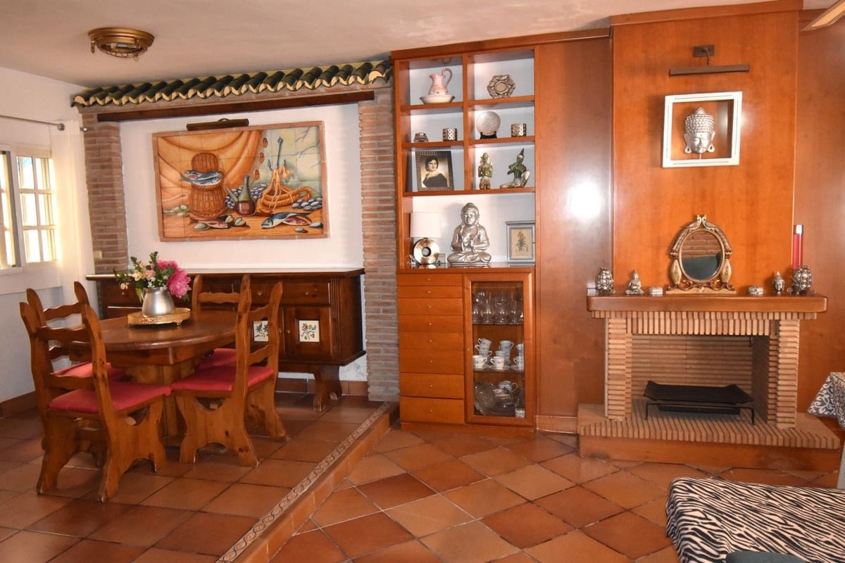 4 slaapkamer Huis te koop in Torremolinos met garage - € 745.000 (Ref: 10111438)