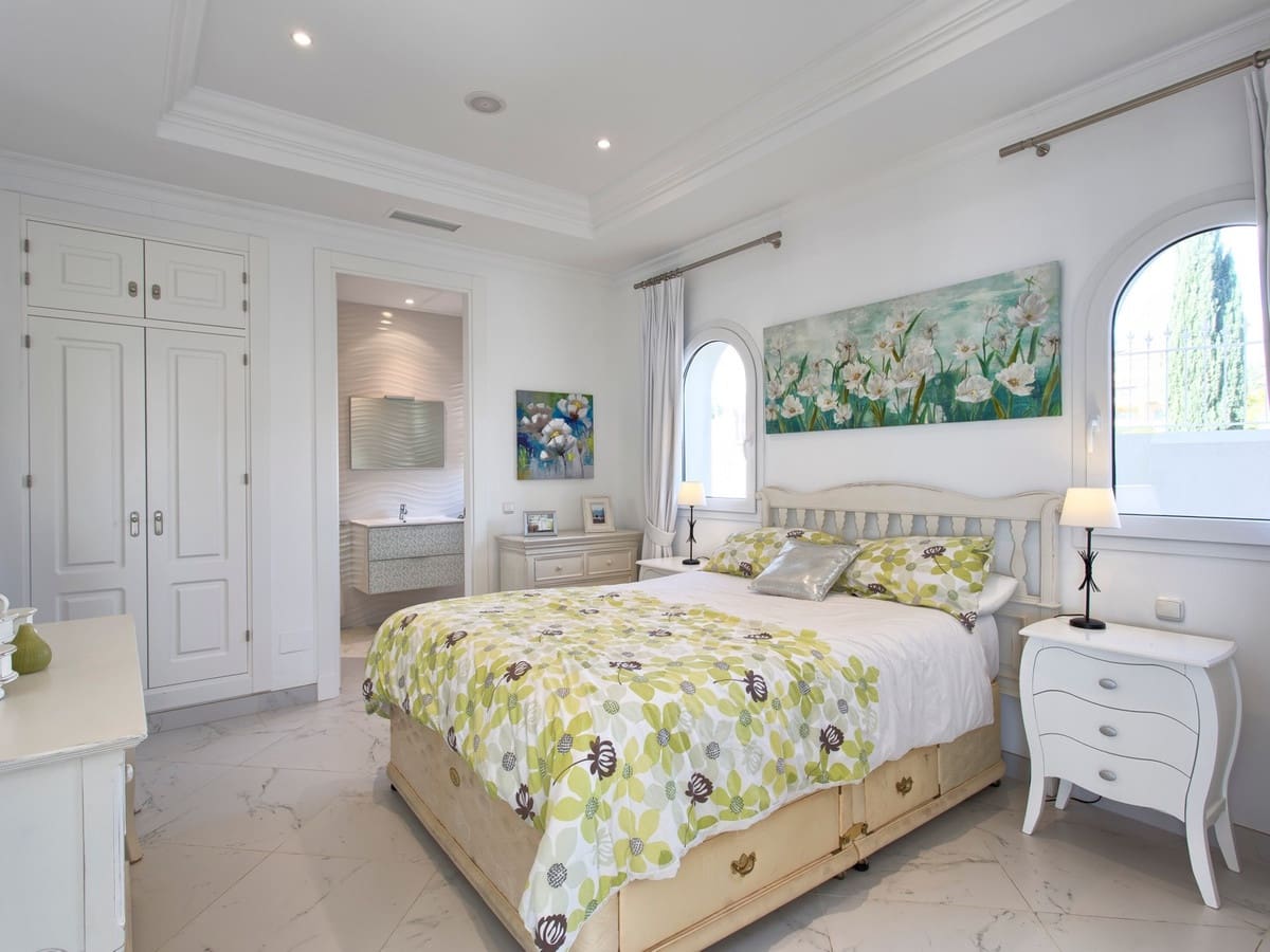 8 soverom Villa til salgs i Benahavis med svømmebasseng garasje - € 3 995 000 (Ref: 10113652)
