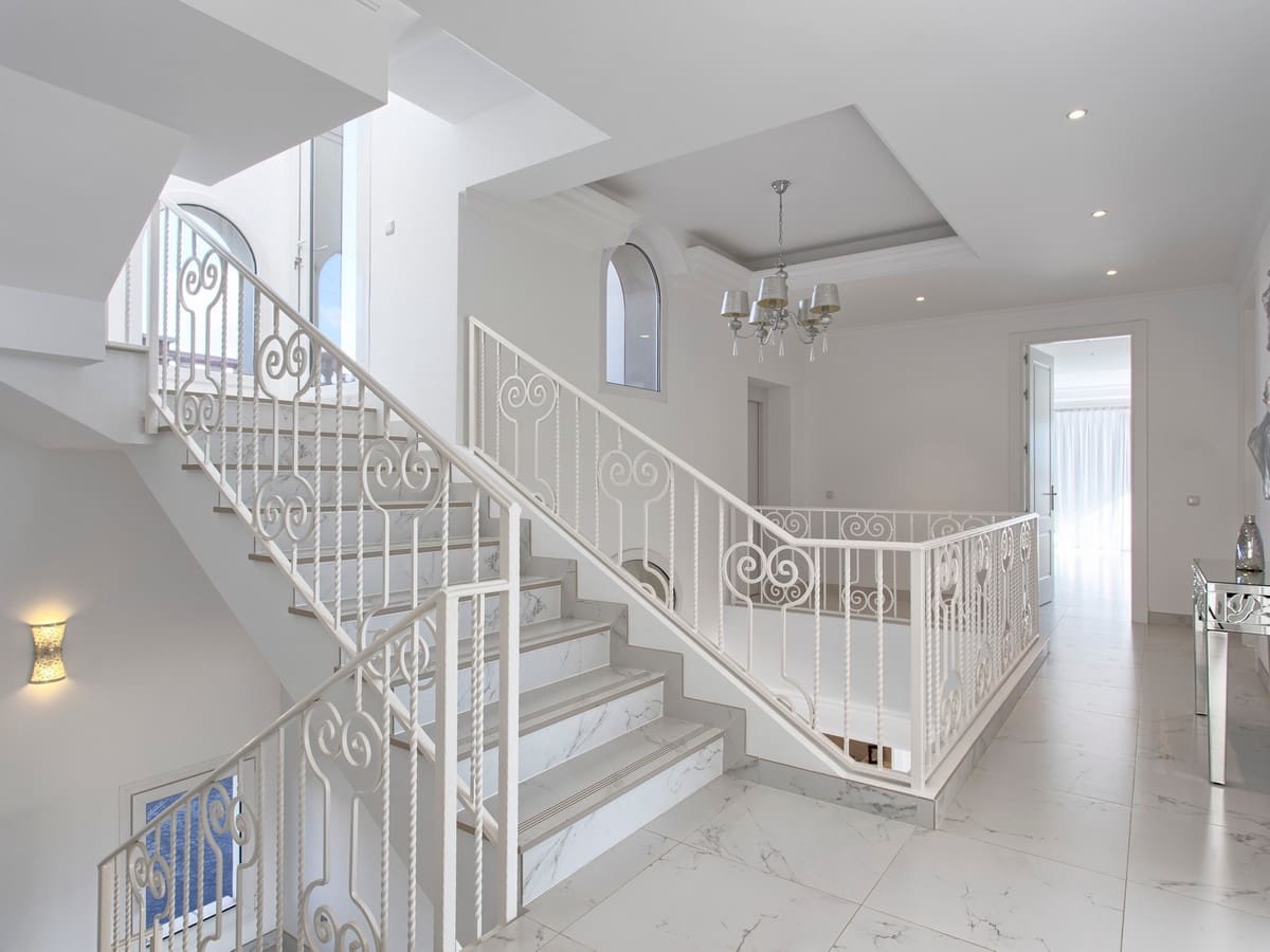8 soverom Villa til salgs i Benahavis med svømmebasseng garasje - € 3 995 000 (Ref: 10113652)