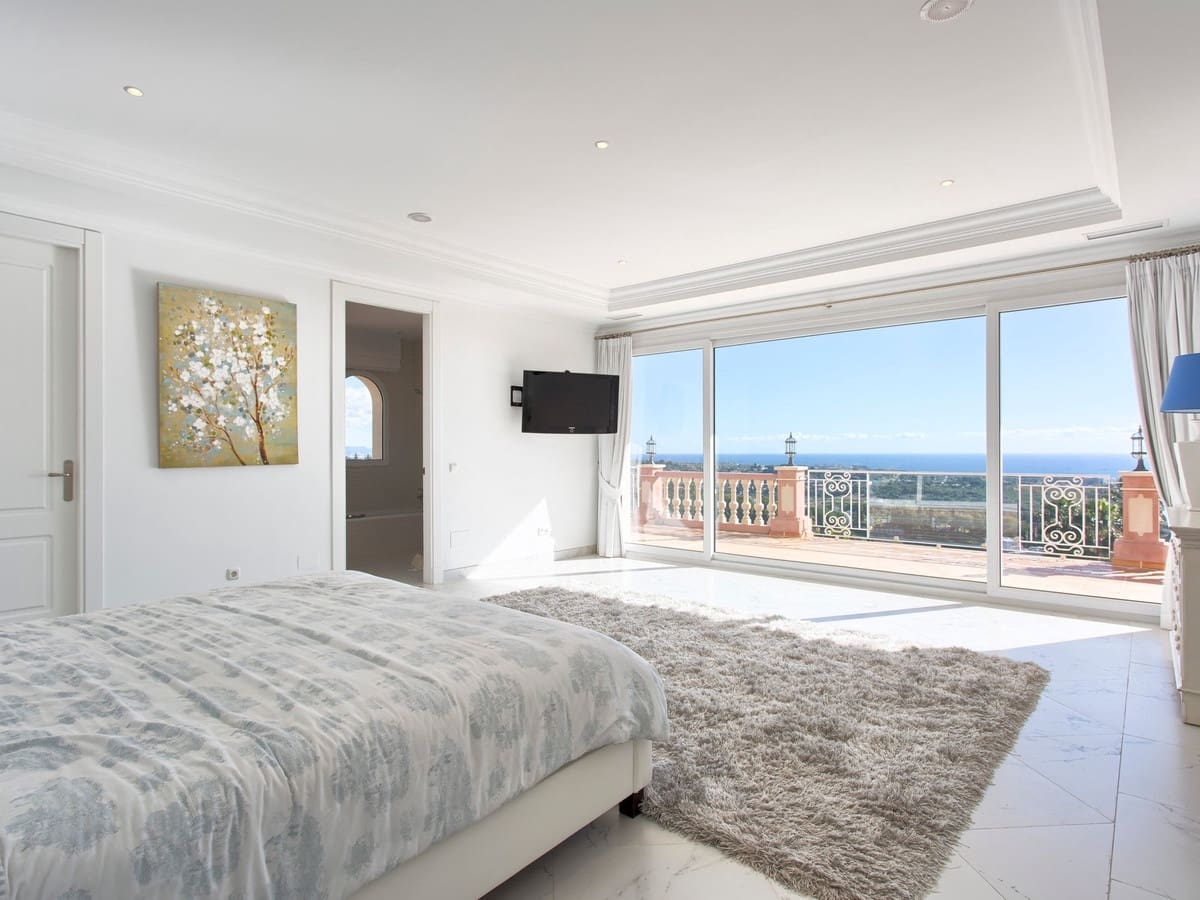 8 soverom Villa til salgs i Benahavis med svømmebasseng garasje - € 3 995 000 (Ref: 10113652)