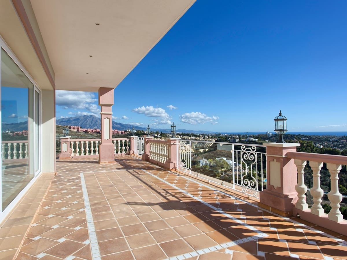 8 soverom Villa til salgs i Benahavis med svømmebasseng garasje - € 3 995 000 (Ref: 10113652)