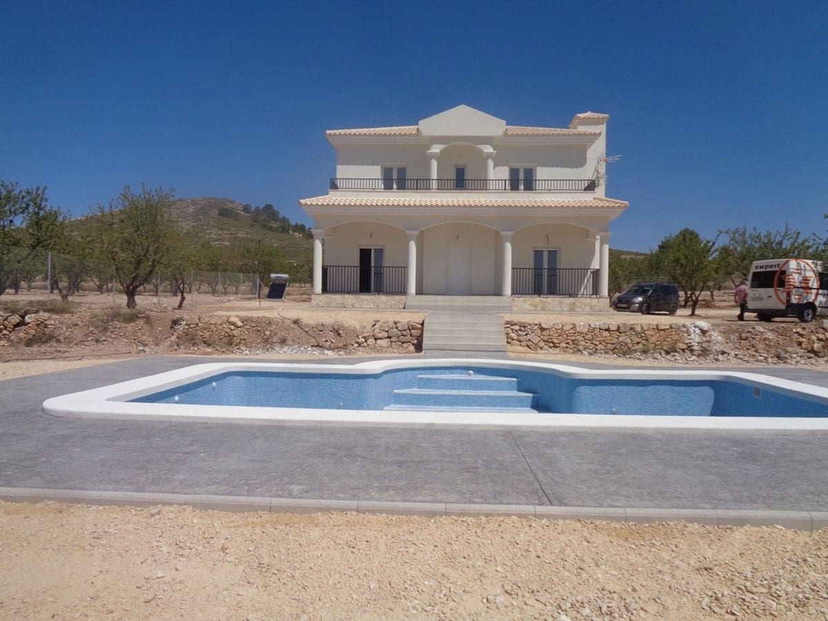 4 quarto Moradia para venda em Pinoso com piscina garagem - 357 000 € (Ref: 10113680)