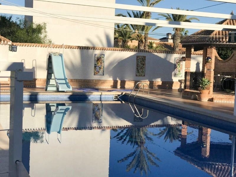 6 chambre Villa/Maison à vendre à Cabo Roig avec piscine garage - 1 555 000 € (Ref: 10113715)