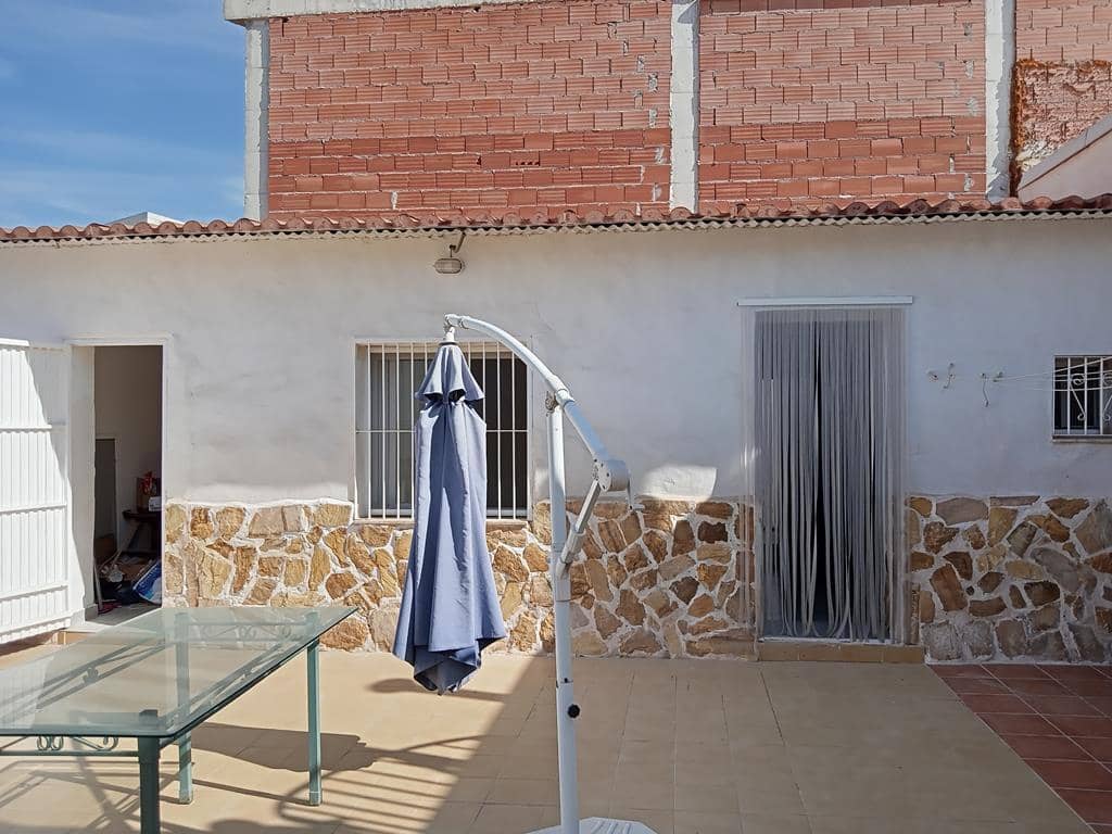 4 sovrum Hus till salu i Los Montesinos med pool garage - 285 000 € (Ref: 10113847)