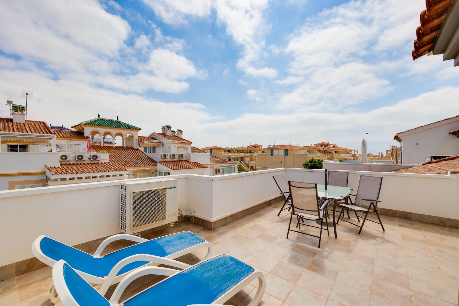 2 makuuhuone Huoneisto myytävänä paikassa Orihuela Costa mukana uima-altaan - 229 000 € (Ref: 10113920)
