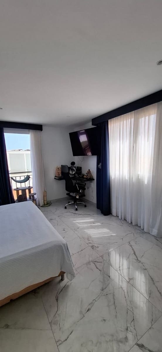 4 soveværelse Villa til salg i Corralejo med swimmingpool garage - € 570.000 (Ref: 10114096)