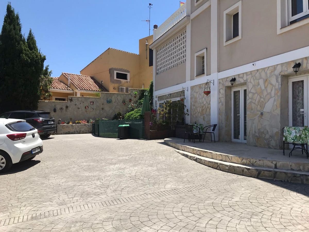 8 sovrum Villa till salu i Mijas Costa med pool garage - 1 795 000 € (Ref: 10114177)