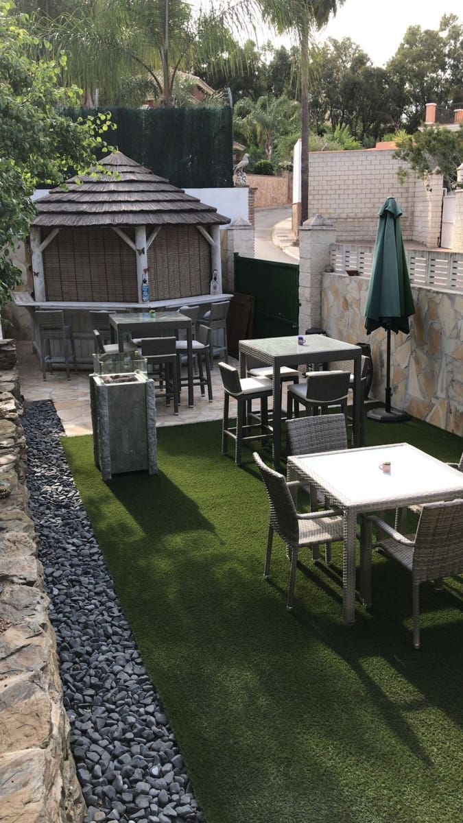 8 sovrum Villa till salu i Mijas Costa med pool garage - 1 795 000 € (Ref: 10114177)