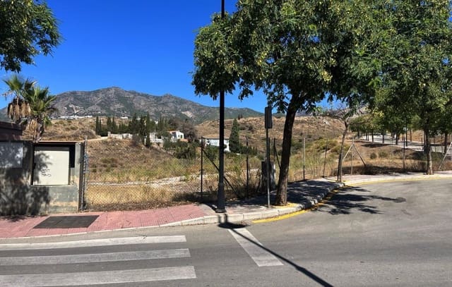 Terreno para Construção para venda em Zona Puerto Deportivo, Fuengirola - 350 000 € (Ref: 10114188)