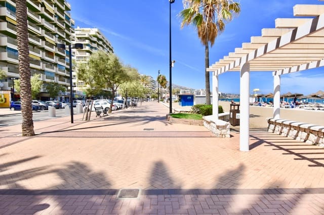 1 makuuhuone Huoneisto myytävänä paikassa Los Boliches , Fuengirola mukana uima-altaan 
autotalli - 335 000 € (Ref: 10114213)