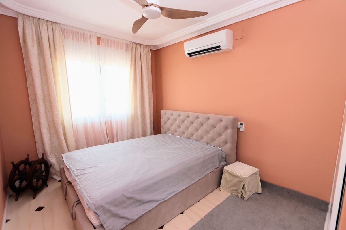Pareado de 3 habitaciones en Torrevieja en venta - 445.000 € (Ref: 10114298)