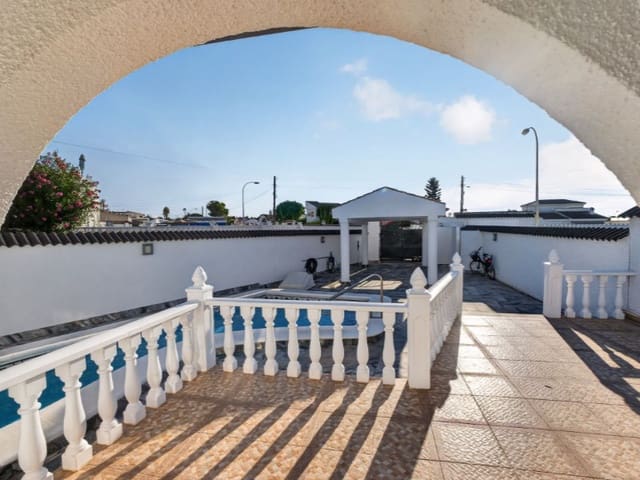 3 chambre Villa/Maison à vendre à El Chaparral, Torrevieja avec piscine - 349 000 € (Ref: 10114364)
