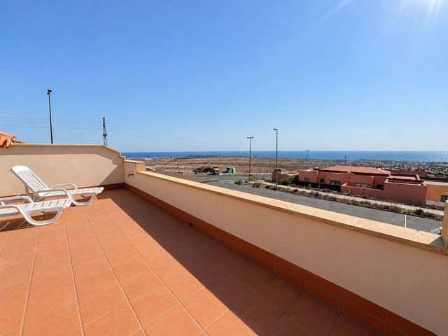 Pareado de 4 habitaciones en Caleta de Fuste, Antigua en venta con piscina garaje - 450.000 € (Ref: 10114366)