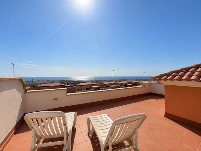 Pareado de 4 habitaciones en Caleta de Fuste, Antigua en venta con piscina garaje - 450.000 € (Ref: 10114366)