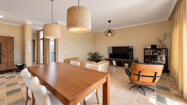 Pareado de 4 habitaciones en Caleta de Fuste, Antigua en venta con piscina garaje - 450.000 € (Ref: 10114366)