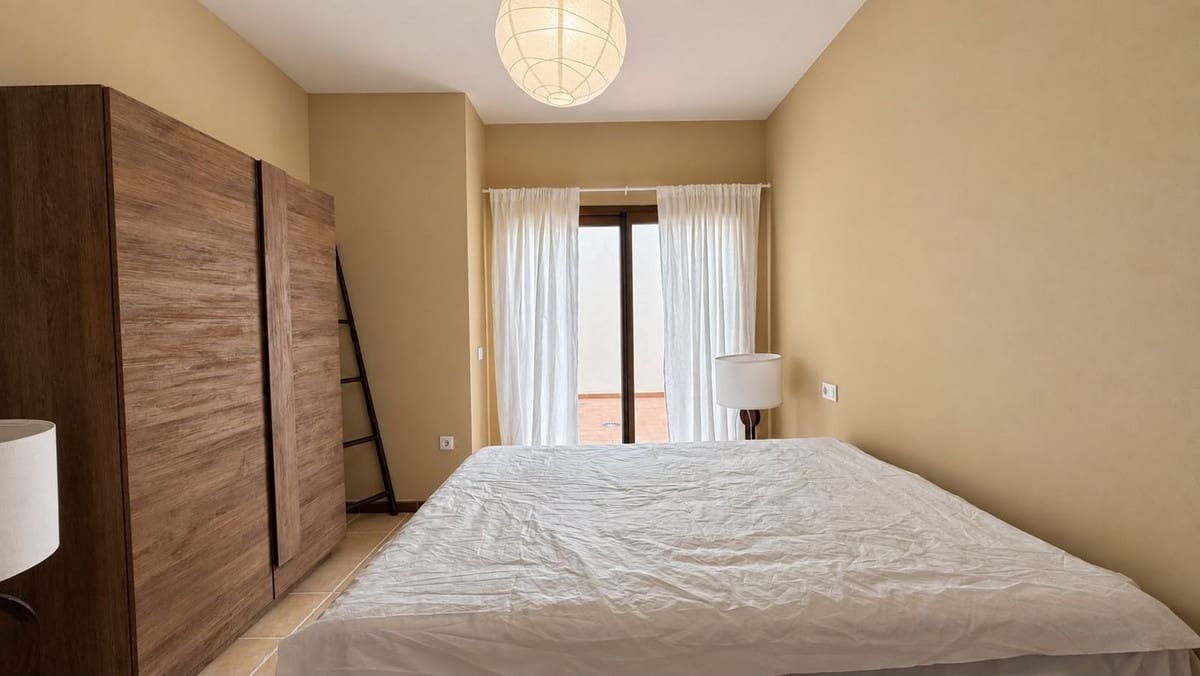 Pareado de 4 habitaciones en Caleta de Fuste en venta con piscina garaje - 450.000 € (Ref: 10114366)