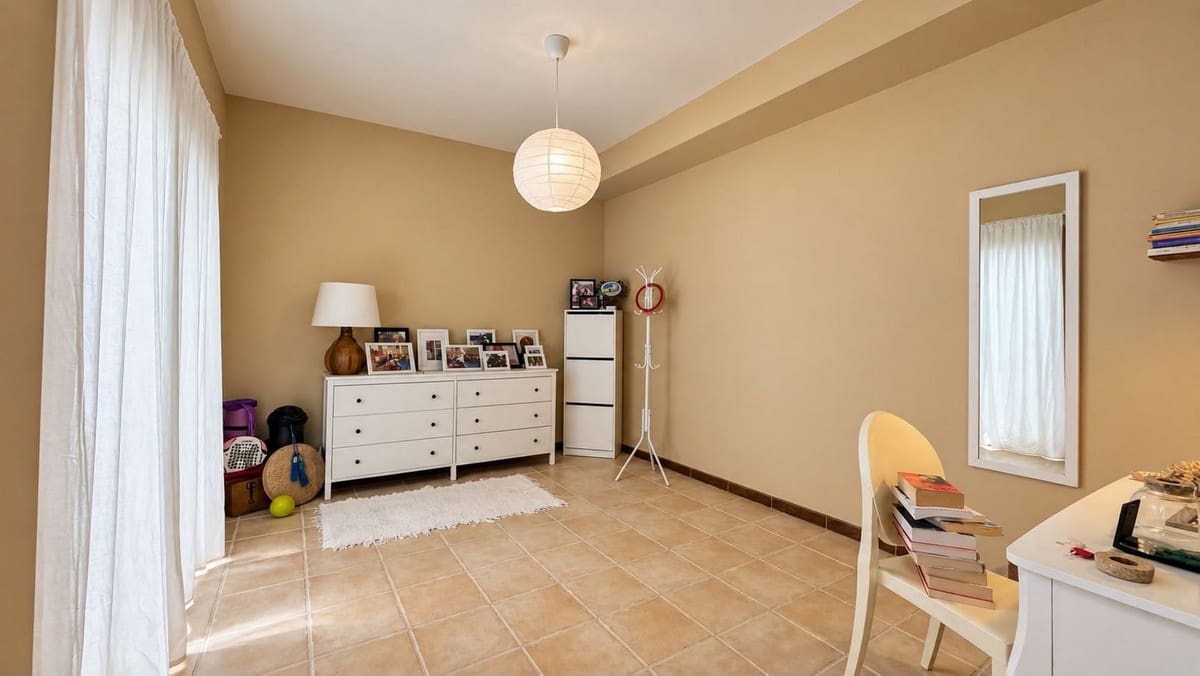 Pareado de 4 habitaciones en Caleta de Fuste en venta con piscina garaje - 450.000 € (Ref: 10114366)
