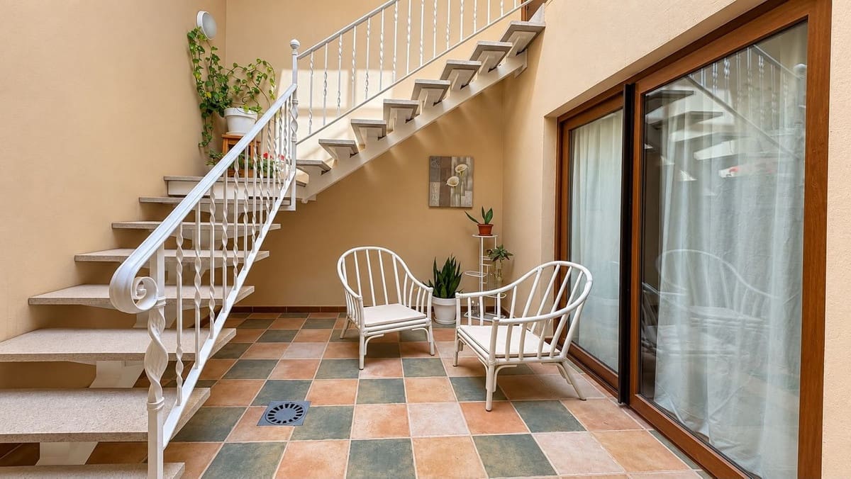 Pareado de 4 habitaciones en Caleta de Fuste en venta con piscina garaje - 450.000 € (Ref: 10114366)