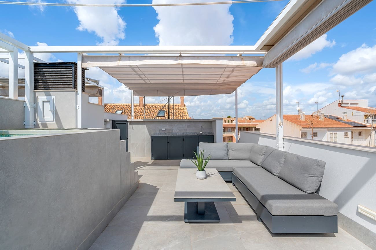 3 soverom Kjedet enebolig til salgs i Torre de la Horadada med svømmebasseng - € 545 000 (Ref: 10117792)