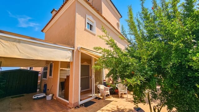 3 soverom Villa til salgs i La Zenia, Orihuela med svømmebasseng - € 395 000 (Ref: 10117863)