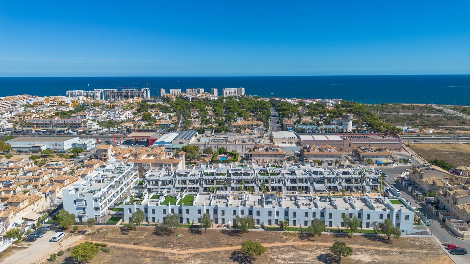 2 soveværelse Lejlighed til salg i Orihuela Costa med swimmingpool garage - € 349.900 (Ref: 10117916)