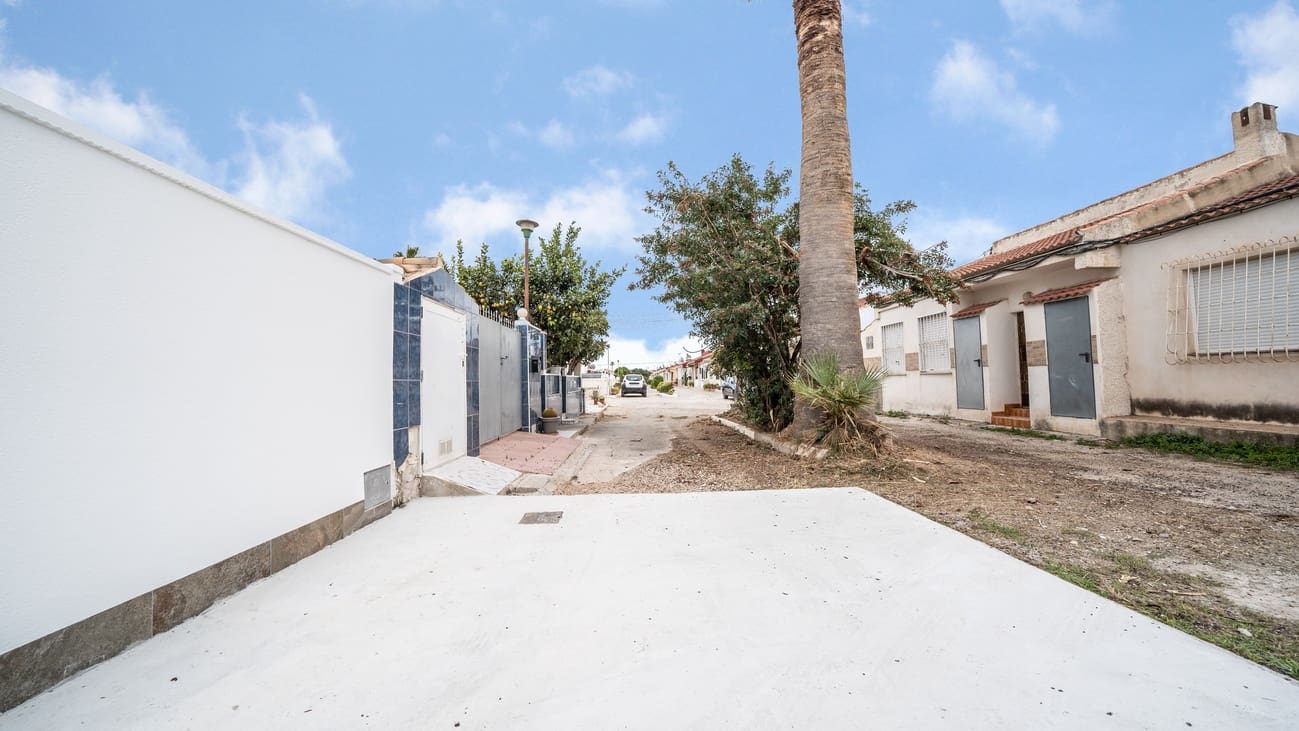 3 bedroom Bungalow for sale in Torrevieja with garage - € 159,000 (Ref: 10117972)