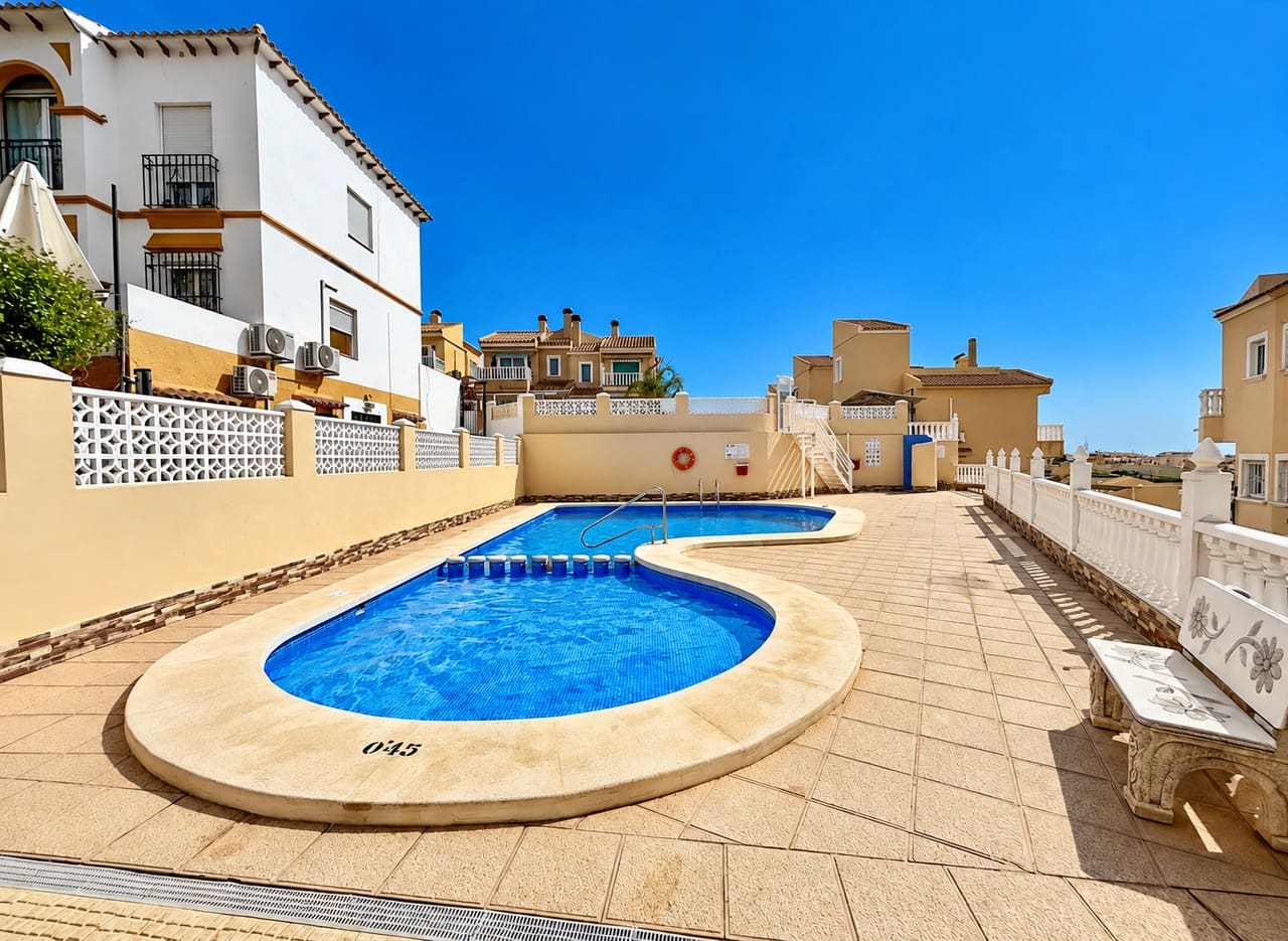 2 camera da letto Villa in vendita in Villamartin con piscina garage - 217.950 € (Rif: 10117981)