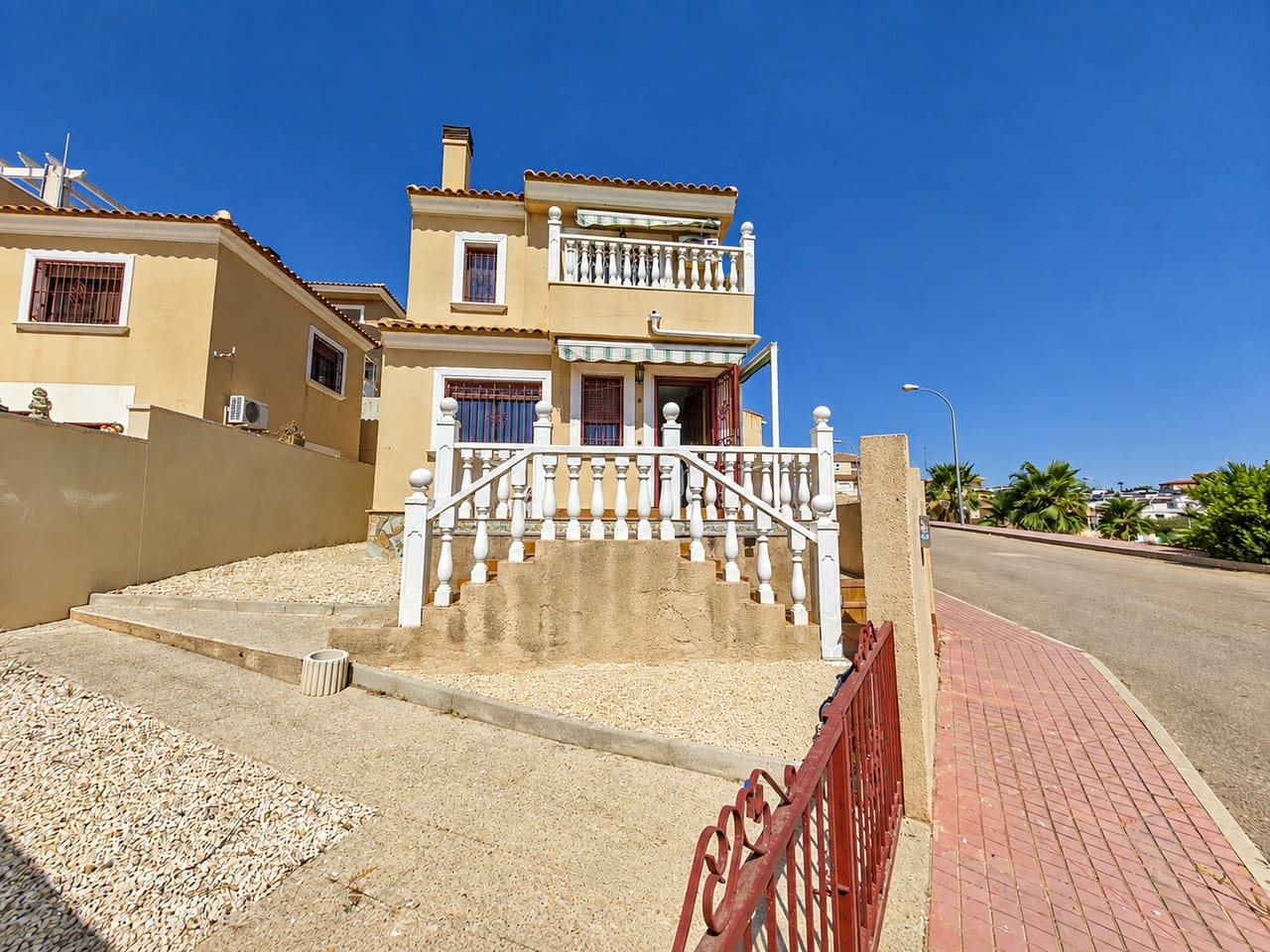 2 camera da letto Villa in vendita in Villamartin con piscina garage - 217.950 € (Rif: 10117981)