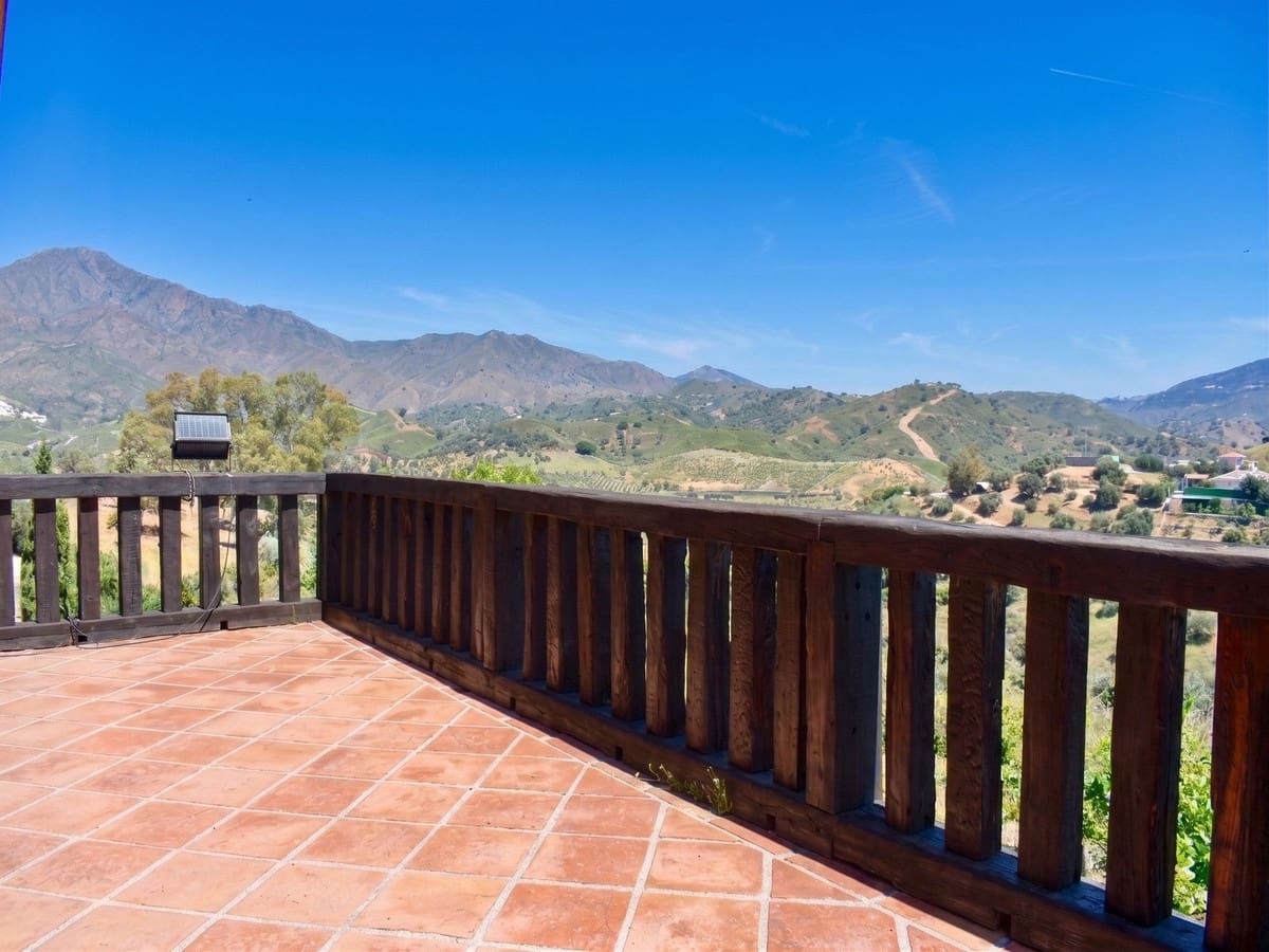 4 sovrum Villa till salu i Mijas med pool garage - 2 000 000 € (Ref: 10117999)