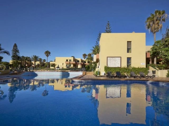 1 quarto Apartamento para venda em Corralejo, La Oliva com piscina - 210 000 € (Ref: 10119072)