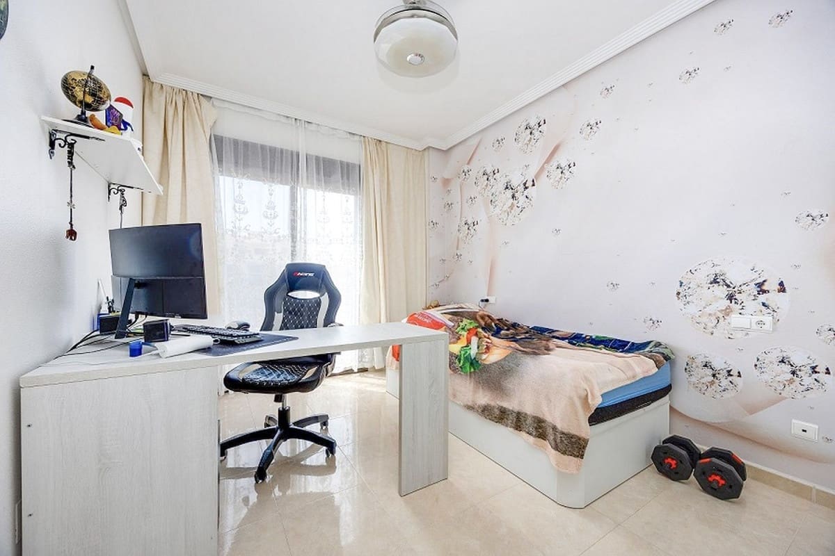 Apartamento de 2 habitaciones en Orihuela Costa en venta con piscina garaje - 233.000 € (Ref: 10119078)