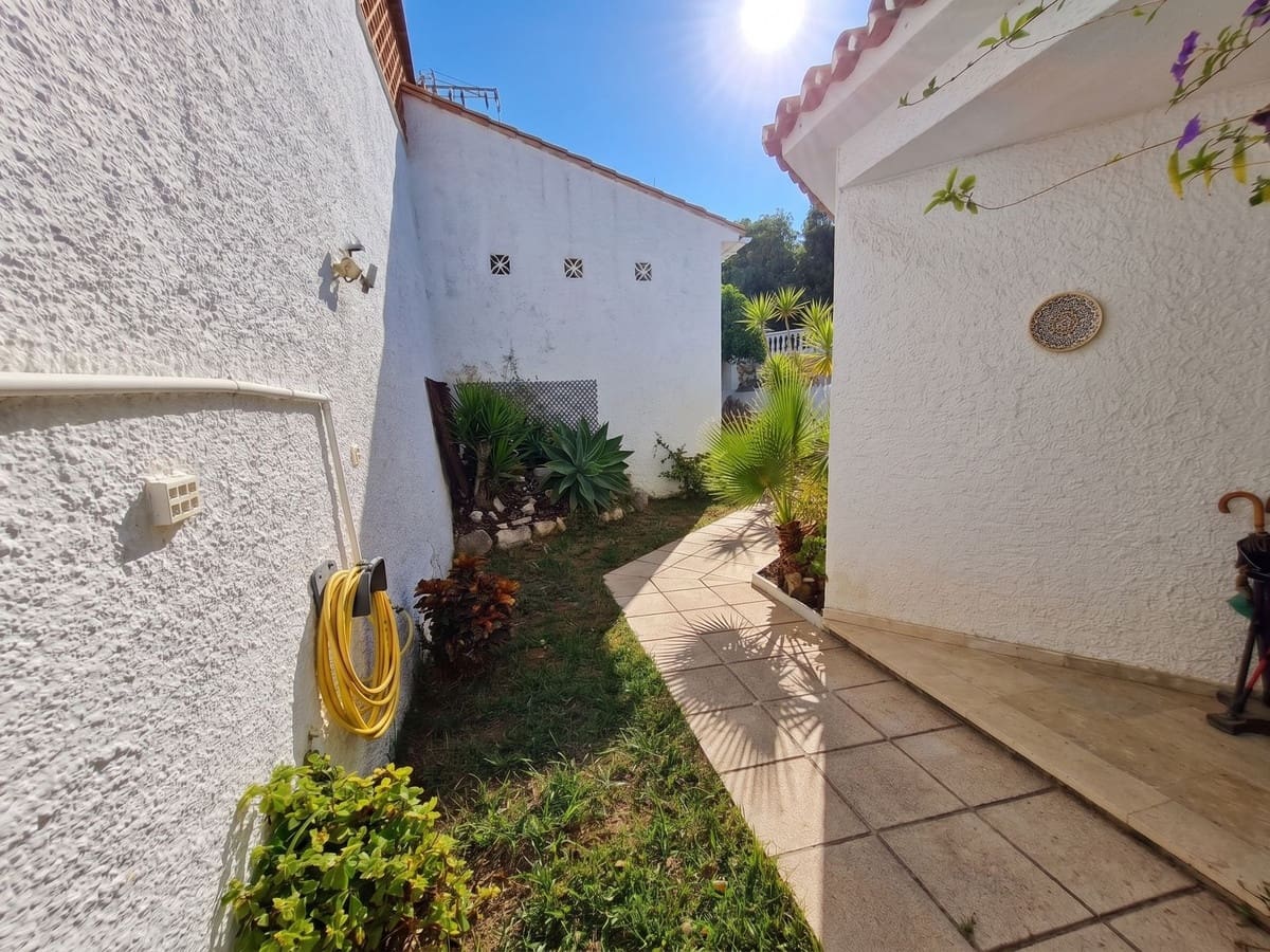 3 soverom Villa til salgs i Benalmadena med svømmebasseng garasje - € 625 000 (Ref: 10119081)