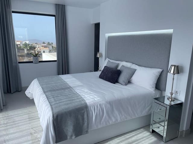 4 Zimmer Villa zu verkaufen in Villaverde, La Oliva mit Pool Garage - 975.000 € (Ref: 10119131)