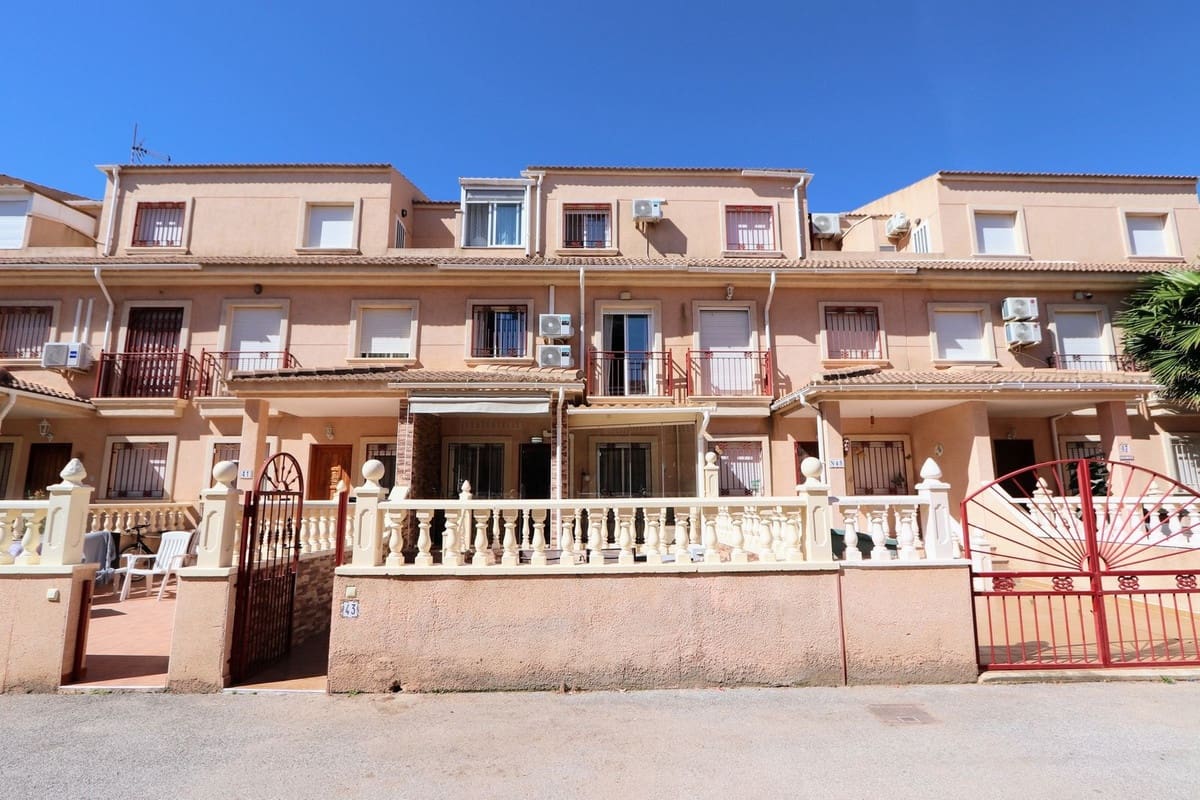 3 slaapkamer Huis te koop in Playa Flamenca met zwembad garage - € 279.999 (Ref: 10119147)