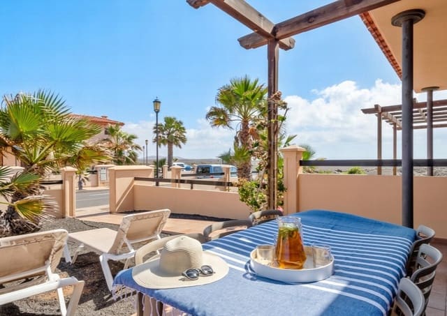 2 sovrum Radhus till salu i Lajares, La Oliva med pool - 220 000 € (Ref: 10119211)